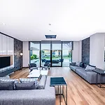 The Norm Collection Door'a Bodrum 5* Torba